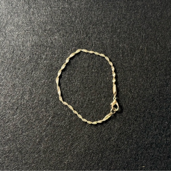 Twisted Silver Bracelet for Women - Picture 4 of 4